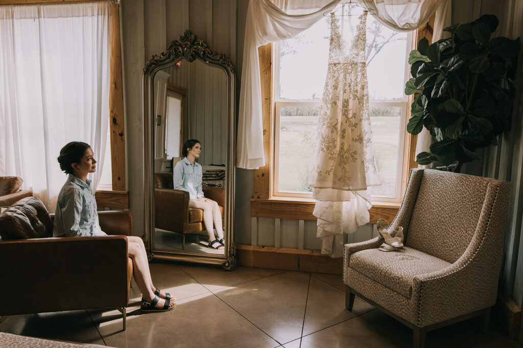 bride getting ready at the bridal suite 