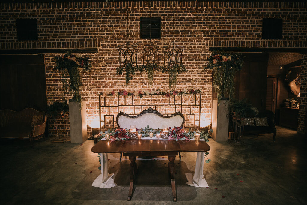 sweethearts table set up at Live Oak Plantation in Pensacola, FL